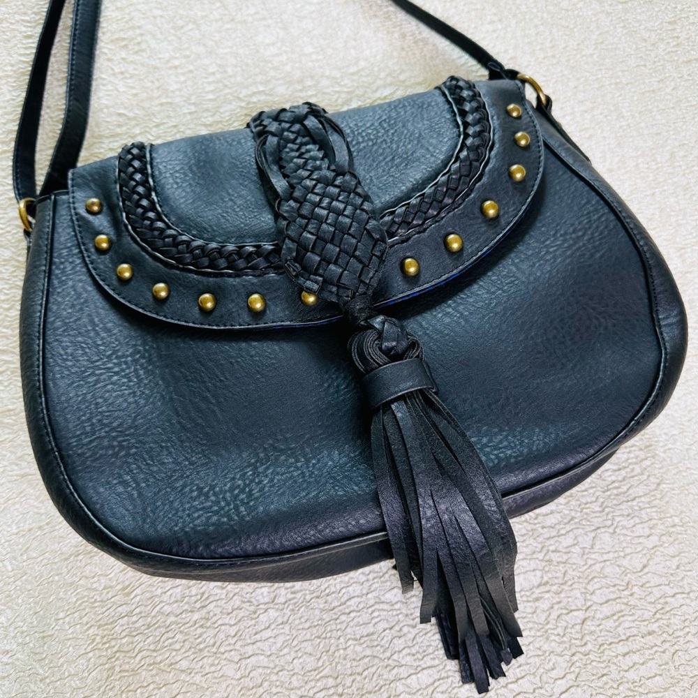 Oversized Boho Stud and Tassel Saddle Shoulder Bag Black Vegan Leather NEW - Picture 2 of 8